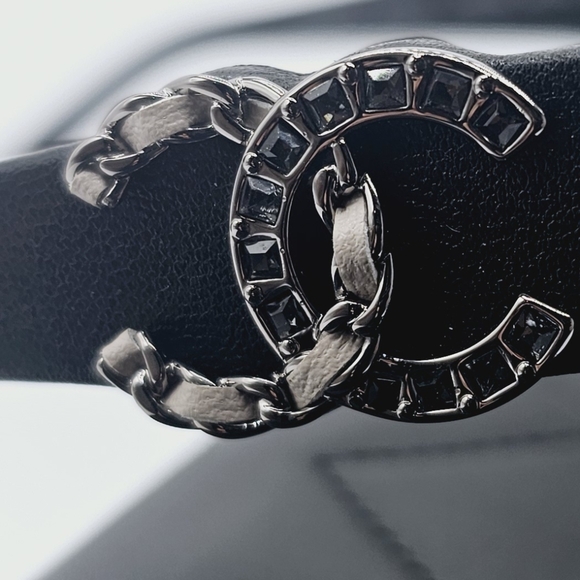 CHANEL SUNGLASSES CAT EYE BLACK CH5456 - Picture 11 of 16